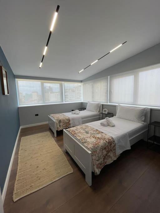 Voyage Penthouse Leilighet Tiranë Eksteriør bilde