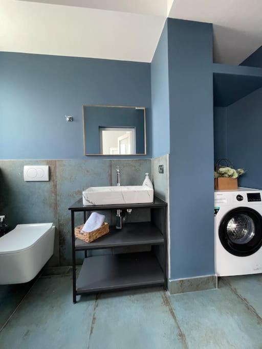 Voyage Penthouse Leilighet Tiranë Eksteriør bilde